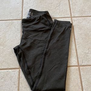 MID-RISE TIGHT (PLUSH HEATHER)
BLACK HEATHER / MEDIUM